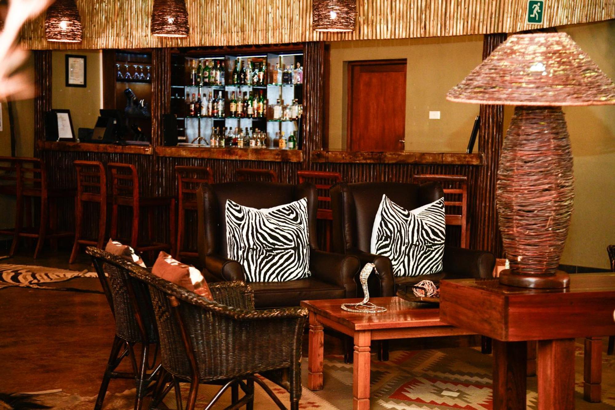 The Springbok Lodge เลดี้สมิธ ภายนอก รูปภาพ