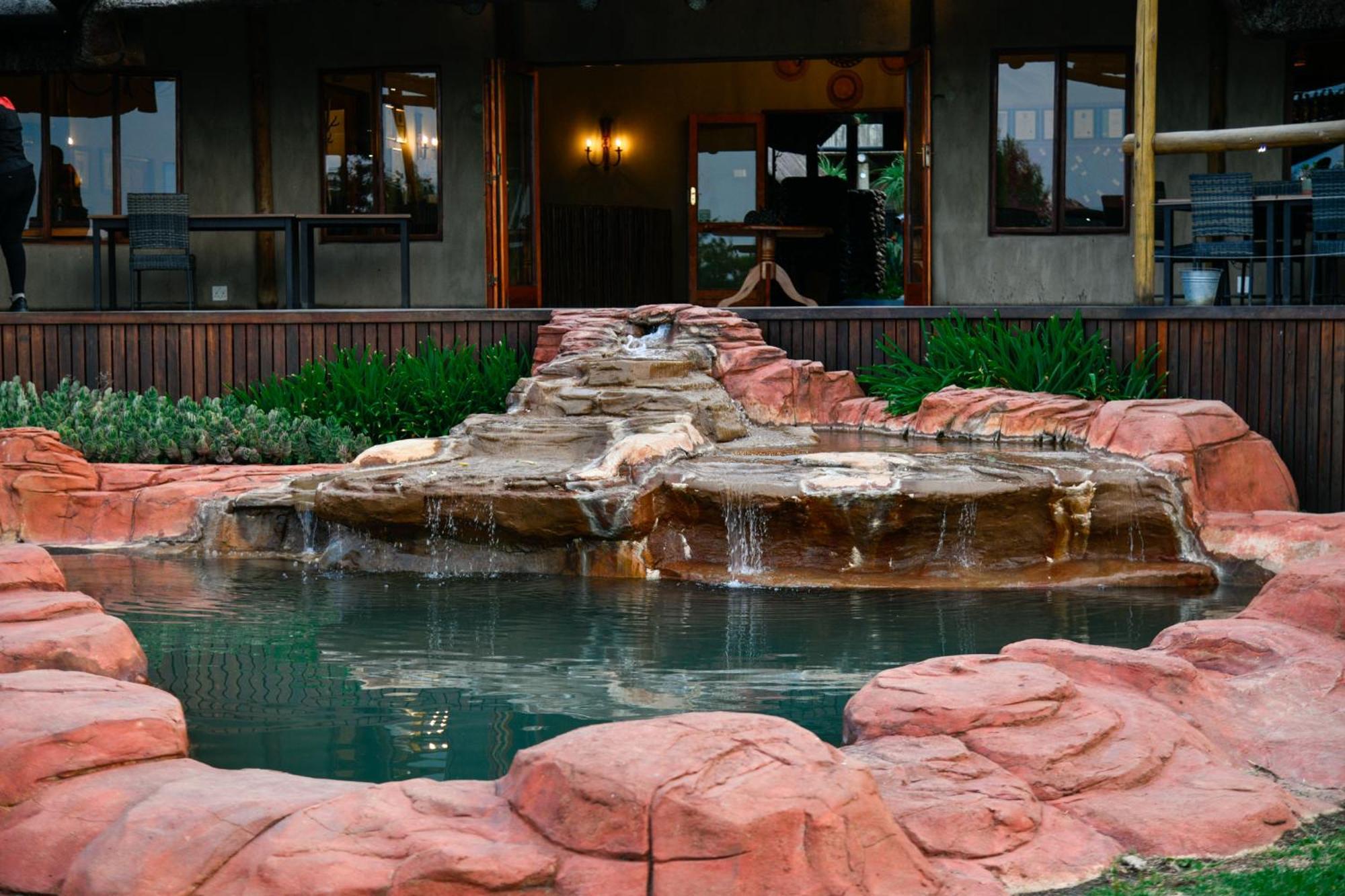 The Springbok Lodge เลดี้สมิธ ภายนอก รูปภาพ