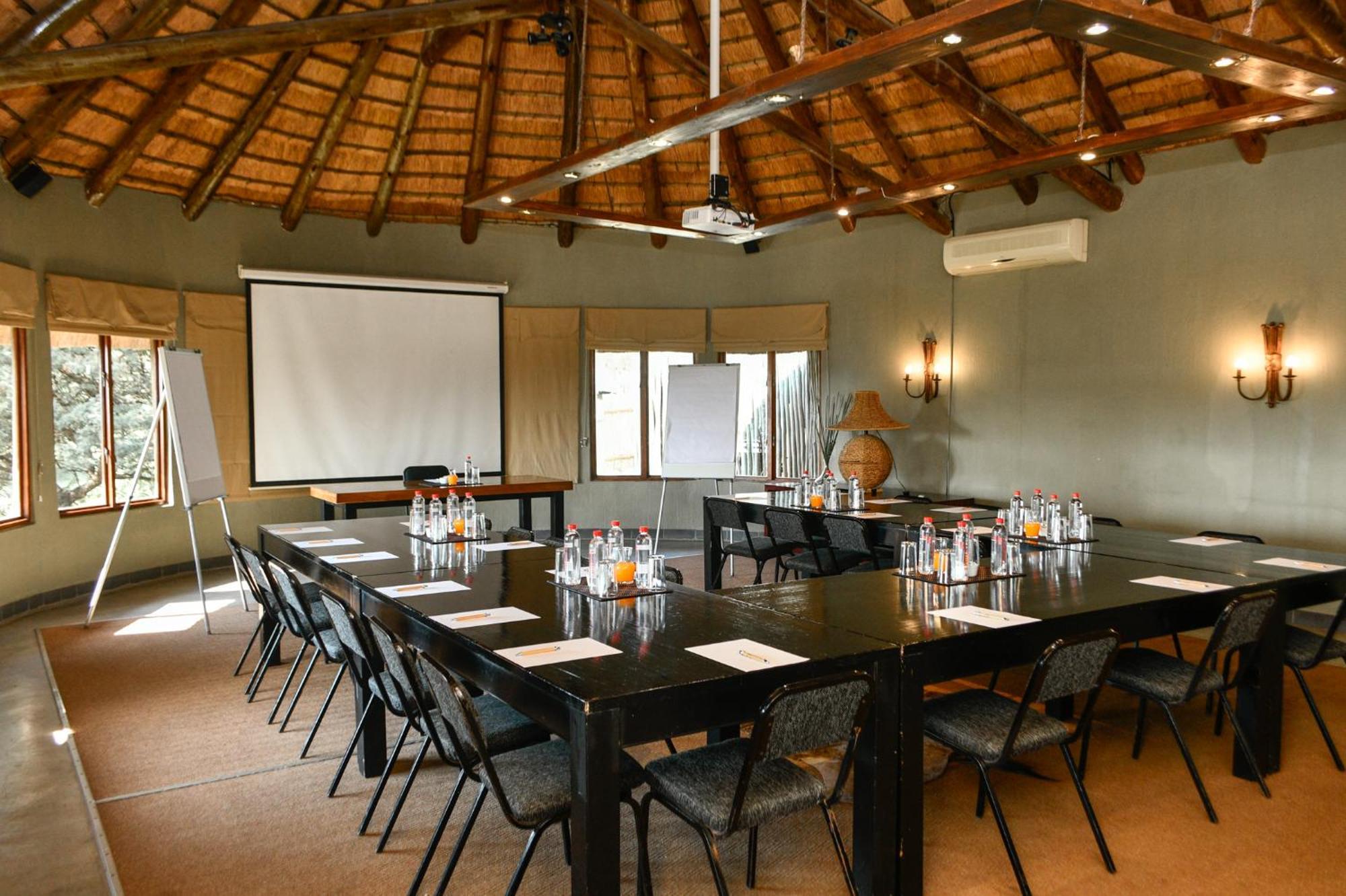 The Springbok Lodge เลดี้สมิธ ภายนอก รูปภาพ