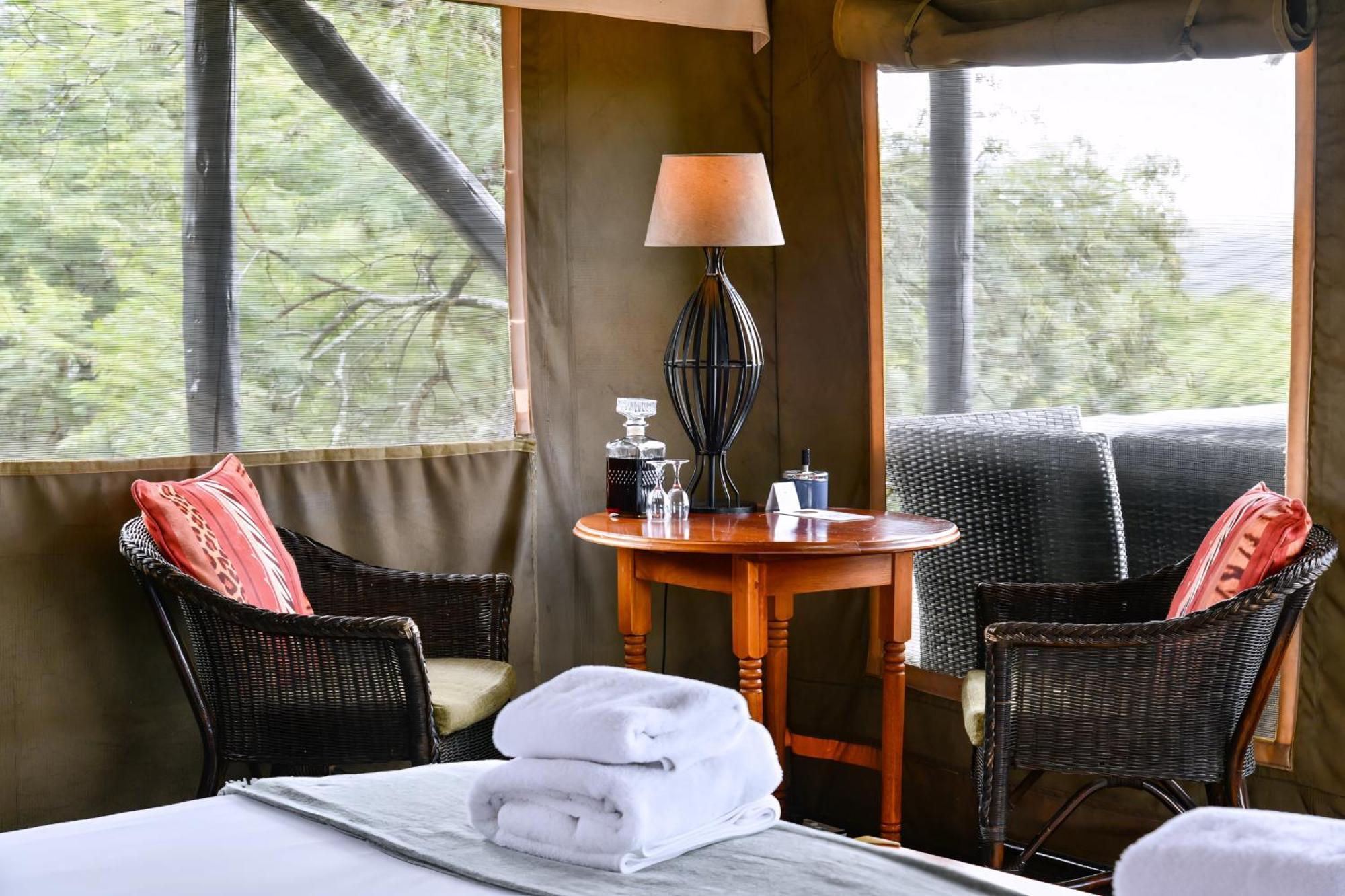 The Springbok Lodge เลดี้สมิธ ภายนอก รูปภาพ